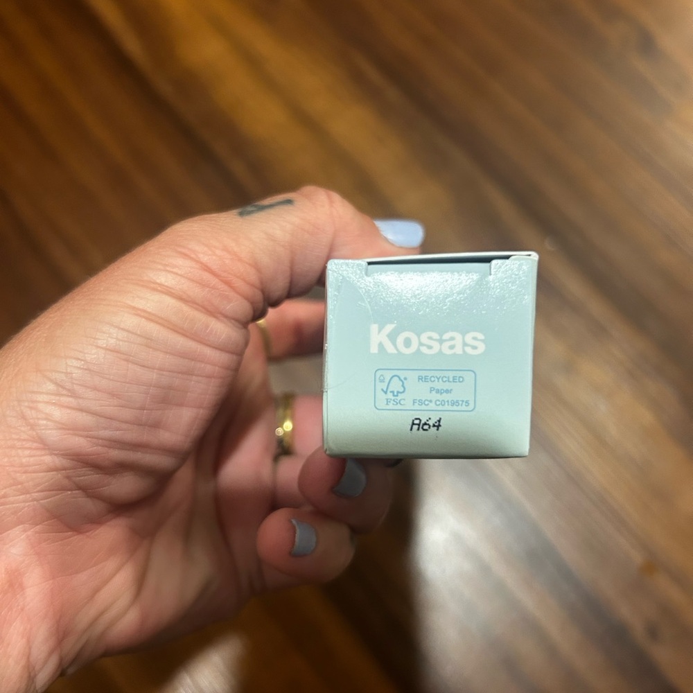 Kosas BB Burst Tinted Gel Cream in 20 (light medium neutral warm) - Picture 4 of 13